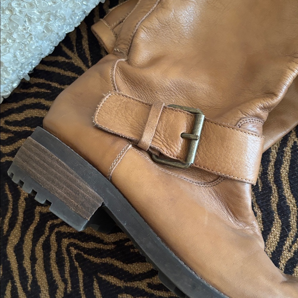 Gorgeous Vintage Leather Boots! - Picture 2 of 7